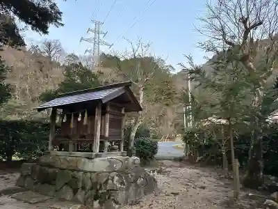 海潮神社の{uncategorized: "未分類", other: "その他", undefined: "問題あり", building: "その他建物", grave: "お墓", sacred_gate: "鳥居", guardian: "狛犬", statue: "像", buddha: "仏像", history: "歴史", nature: "自然", garden: "庭園", animal: "動物", pagoda: "塔", temizu: "手水舎", mountain_gate: "山門・神門", sanctuary: "本殿・本堂", subordinate: "末社・摂社", art: "芸術", scenery: "景色", jizo: "地蔵", ema: "絵馬", goshuin: "御朱印", omikuji: "おみくじ", items: "授与品その他", amulet: "お守り", goshuincho: "御朱印帳", eats: "食事", festival: "お祭り", votive_dance: "神楽", shichigosan: "七五三参", wedding: "結婚式", experience: "体験その他", initially: "初詣", around: "周辺", anti_infection: "感染症対策"}
