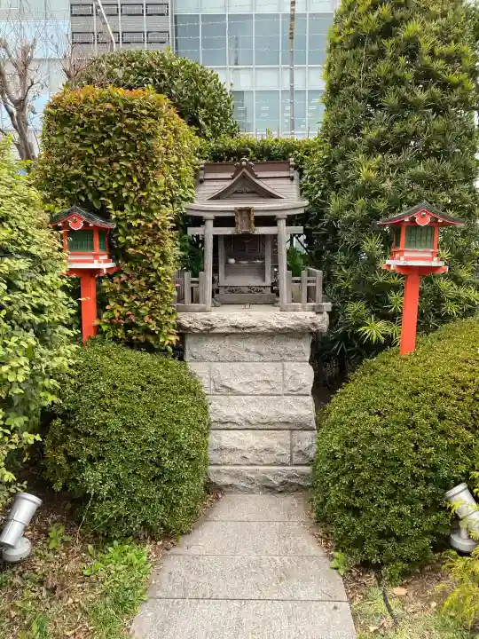 熊鷹社(新宿髙島屋)の{uncategorized: "未分類", other: "その他", undefined: "問題あり", building: "その他建物", grave: "お墓", sacred_gate: "鳥居", guardian: "狛犬", statue: "像", buddha: "仏像", history: "歴史", nature: "自然", garden: "庭園", animal: "動物", pagoda: "塔", temizu: "手水舎", mountain_gate: "山門・神門", sanctuary: "本殿・本堂", subordinate: "末社・摂社", art: "芸術", scenery: "景色", jizo: "地蔵", ema: "絵馬", goshuin: "御朱印", omikuji: "おみくじ", items: "授与品その他", amulet: "お守り", goshuincho: "御朱印帳", eats: "食事", festival: "お祭り", votive_dance: "神楽", shichigosan: "七五三参", wedding: "結婚式", experience: "体験その他", initially: "初詣", around: "周辺", anti_infection: "感染症対策"}