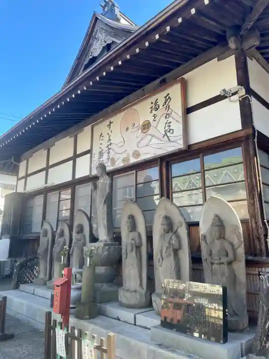 成就院の{uncategorized: "未分類", other: "その他", undefined: "問題あり", building: "その他建物", grave: "お墓", sacred_gate: "鳥居", guardian: "狛犬", statue: "像", buddha: "仏像", history: "歴史", nature: "自然", garden: "庭園", animal: "動物", pagoda: "塔", temizu: "手水舎", mountain_gate: "山門・神門", sanctuary: "本殿・本堂", subordinate: "末社・摂社", art: "芸術", scenery: "景色", jizo: "地蔵", ema: "絵馬", goshuin: "御朱印", omikuji: "おみくじ", items: "授与品その他", amulet: "お守り", goshuincho: "御朱印帳", eats: "食事", festival: "お祭り", votive_dance: "神楽", shichigosan: "七五三参", wedding: "結婚式", experience: "体験その他", initially: "初詣", around: "周辺", anti_infection: "感染症対策"}