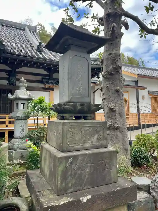 本乗寺の{uncategorized: "未分類", other: "その他", undefined: "問題あり", building: "その他建物", grave: "お墓", sacred_gate: "鳥居", guardian: "狛犬", statue: "像", buddha: "仏像", history: "歴史", nature: "自然", garden: "庭園", animal: "動物", pagoda: "塔", temizu: "手水舎", mountain_gate: "山門・神門", sanctuary: "本殿・本堂", subordinate: "末社・摂社", art: "芸術", scenery: "景色", jizo: "地蔵", ema: "絵馬", goshuin: "御朱印", omikuji: "おみくじ", items: "授与品その他", amulet: "お守り", goshuincho: "御朱印帳", eats: "食事", festival: "お祭り", votive_dance: "神楽", shichigosan: "七五三参", wedding: "結婚式", experience: "体験その他", initially: "初詣", around: "周辺", anti_infection: "感染症対策"}