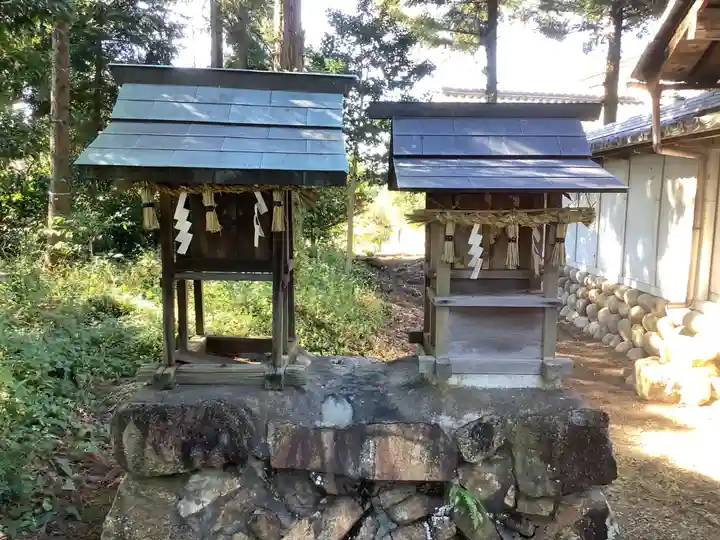 神明社(宮浦)の末社・摂社