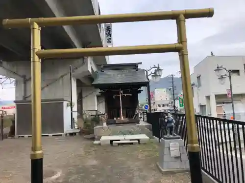 上田天満宮の{uncategorized: "未分類", other: "その他", undefined: "問題あり", building: "その他建物", grave: "お墓", sacred_gate: "鳥居", guardian: "狛犬", statue: "像", buddha: "仏像", history: "歴史", nature: "自然", garden: "庭園", animal: "動物", pagoda: "塔", temizu: "手水舎", mountain_gate: "山門・神門", sanctuary: "本殿・本堂", subordinate: "末社・摂社", art: "芸術", scenery: "景色", jizo: "地蔵", ema: "絵馬", goshuin: "御朱印", omikuji: "おみくじ", items: "授与品その他", amulet: "お守り", goshuincho: "御朱印帳", eats: "食事", festival: "お祭り", votive_dance: "神楽", shichigosan: "七五三参", wedding: "結婚式", experience: "体験その他", initially: "初詣", around: "周辺", anti_infection: "感染症対策"}