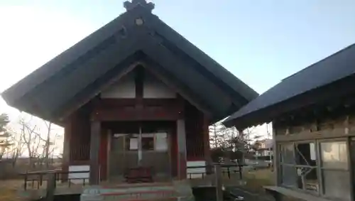 大津稲荷神社の本殿