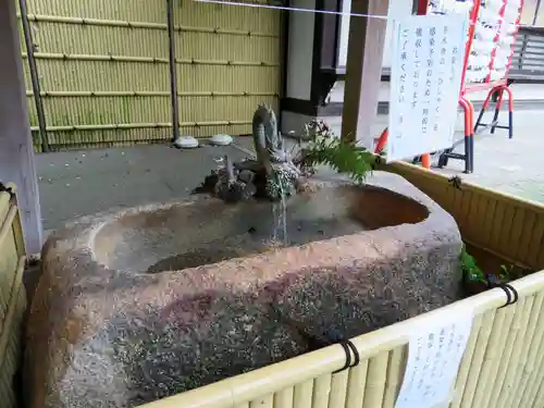 瀧泉寺（目黒不動尊）の手水舎