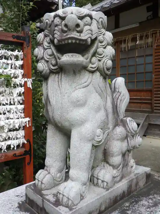 羽束師坐高御産日神社の狛犬