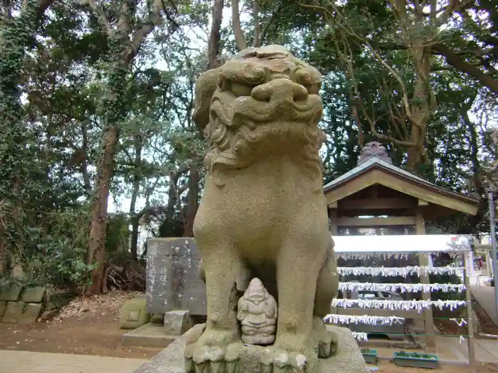 堀出神社の狛犬