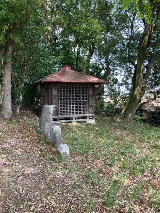 川中子熊野神社の{uncategorized: "未分類", other: "その他", undefined: "問題あり", building: "その他建物", grave: "お墓", sacred_gate: "鳥居", guardian: "狛犬", statue: "像", buddha: "仏像", history: "歴史", nature: "自然", garden: "庭園", animal: "動物", pagoda: "塔", temizu: "手水舎", mountain_gate: "山門・神門", sanctuary: "本殿・本堂", subordinate: "末社・摂社", art: "芸術", scenery: "景色", jizo: "地蔵", ema: "絵馬", goshuin: "御朱印", omikuji: "おみくじ", items: "授与品その他", amulet: "お守り", goshuincho: "御朱印帳", eats: "食事", festival: "お祭り", votive_dance: "神楽", shichigosan: "七五三参", wedding: "結婚式", experience: "体験その他", initially: "初詣", around: "周辺", anti_infection: "感染症対策"}
