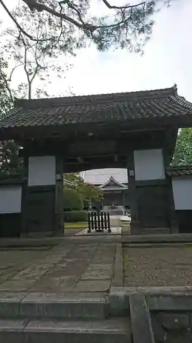 松音寺の山門