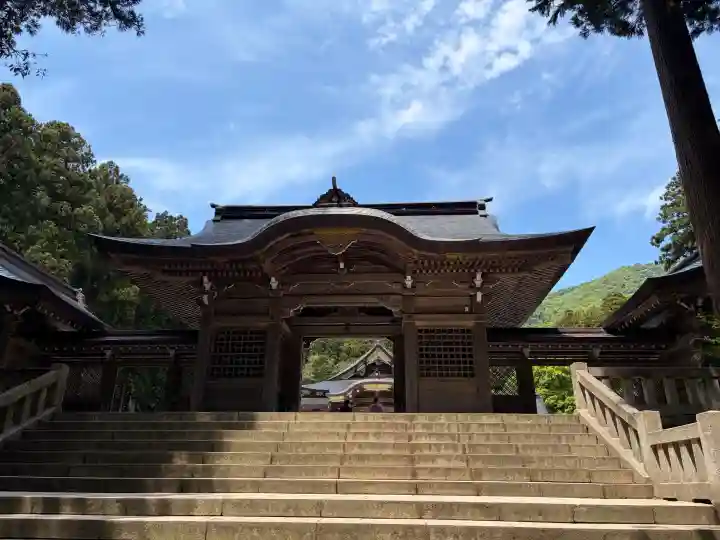 彌彦神社の{uncategorized: "未分類", other: "その他", undefined: "問題あり", building: "その他建物", grave: "お墓", sacred_gate: "鳥居", guardian: "狛犬", statue: "像", buddha: "仏像", history: "歴史", nature: "自然", garden: "庭園", animal: "動物", pagoda: "塔", temizu: "手水舎", mountain_gate: "山門・神門", sanctuary: "本殿・本堂", subordinate: "末社・摂社", art: "芸術", scenery: "景色", jizo: "地蔵", ema: "絵馬", goshuin: "御朱印", omikuji: "おみくじ", items: "授与品その他", amulet: "お守り", goshuincho: "御朱印帳", eats: "食事", festival: "お祭り", votive_dance: "神楽", shichigosan: "七五三参", wedding: "結婚式", experience: "体験その他", initially: "初詣", around: "周辺", anti_infection: "感染症対策"}