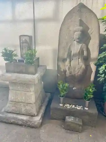 盛泰寺の{uncategorized: "未分類", other: "その他", undefined: "問題あり", building: "その他建物", grave: "お墓", sacred_gate: "鳥居", guardian: "狛犬", statue: "像", buddha: "仏像", history: "歴史", nature: "自然", garden: "庭園", animal: "動物", pagoda: "塔", temizu: "手水舎", mountain_gate: "山門・神門", sanctuary: "本殿・本堂", subordinate: "末社・摂社", art: "芸術", scenery: "景色", jizo: "地蔵", ema: "絵馬", goshuin: "御朱印", omikuji: "おみくじ", items: "授与品その他", amulet: "お守り", goshuincho: "御朱印帳", eats: "食事", festival: "お祭り", votive_dance: "神楽", shichigosan: "七五三参", wedding: "結婚式", experience: "体験その他", initially: "初詣", around: "周辺", anti_infection: "感染症対策"}