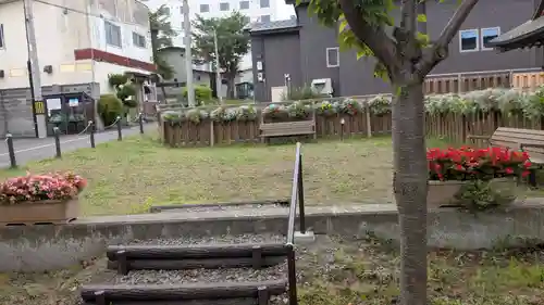 湯前薬師如来堂の庭園