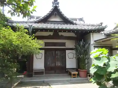 了源院の本殿・本堂