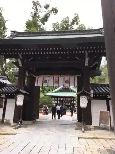 白峯神宮の山門・神門