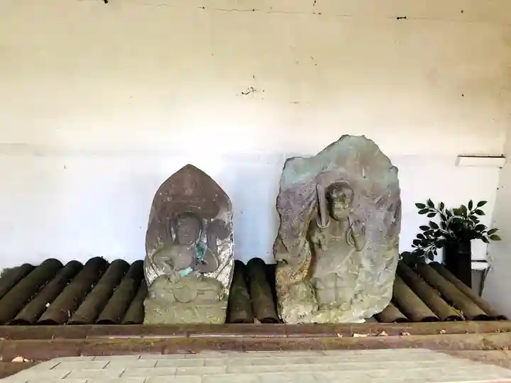 尺間神社の仏像