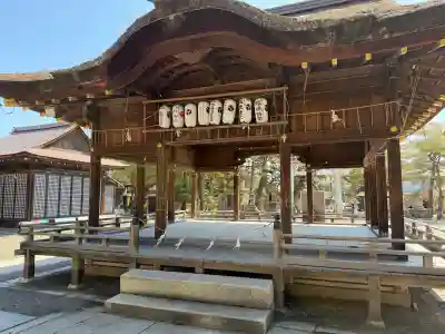 長浜八幡宮の{uncategorized: "未分類", other: "その他", undefined: "問題あり", building: "その他建物", grave: "お墓", sacred_gate: "鳥居", guardian: "狛犬", statue: "像", buddha: "仏像", history: "歴史", nature: "自然", garden: "庭園", animal: "動物", pagoda: "塔", temizu: "手水舎", mountain_gate: "山門・神門", sanctuary: "本殿・本堂", subordinate: "末社・摂社", art: "芸術", scenery: "景色", jizo: "地蔵", ema: "絵馬", goshuin: "御朱印", omikuji: "おみくじ", items: "授与品その他", amulet: "お守り", goshuincho: "御朱印帳", eats: "食事", festival: "お祭り", votive_dance: "神楽", shichigosan: "七五三参", wedding: "結婚式", experience: "体験その他", initially: "初詣", around: "周辺", anti_infection: "感染症対策"}