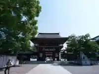 寒川神社の山門・神門