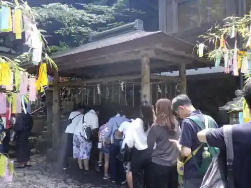 貴船神社の手水舎