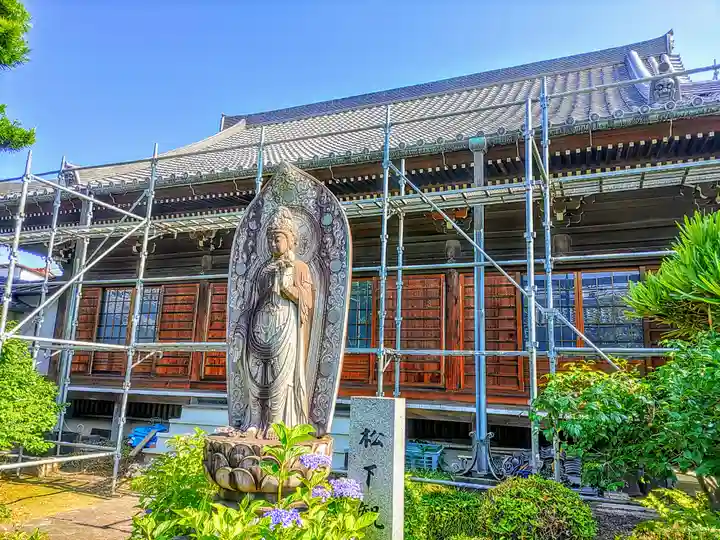 観音寺の本殿・本堂