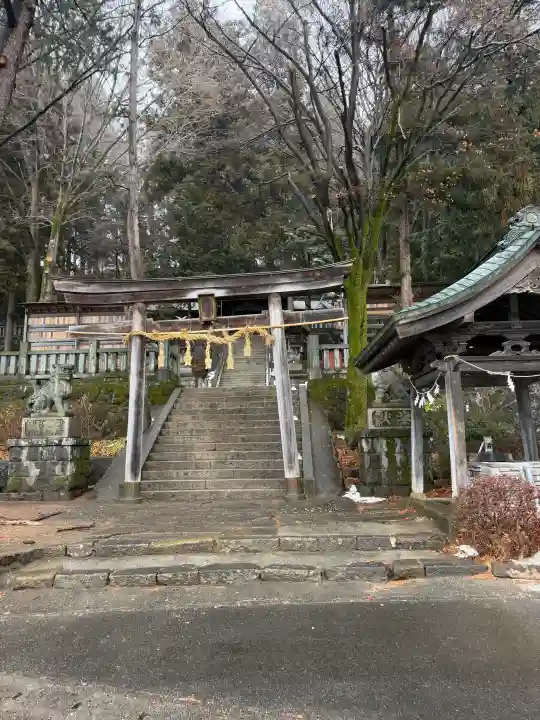 手長神社の{uncategorized: "未分類", other: "その他", undefined: "問題あり", building: "その他建物", grave: "お墓", sacred_gate: "鳥居", guardian: "狛犬", statue: "像", buddha: "仏像", history: "歴史", nature: "自然", garden: "庭園", animal: "動物", pagoda: "塔", temizu: "手水舎", mountain_gate: "山門・神門", sanctuary: "本殿・本堂", subordinate: "末社・摂社", art: "芸術", scenery: "景色", jizo: "地蔵", ema: "絵馬", goshuin: "御朱印", omikuji: "おみくじ", items: "授与品その他", amulet: "お守り", goshuincho: "御朱印帳", eats: "食事", festival: "お祭り", votive_dance: "神楽", shichigosan: "七五三参", wedding: "結婚式", experience: "体験その他", initially: "初詣", around: "周辺", anti_infection: "感染症対策"}