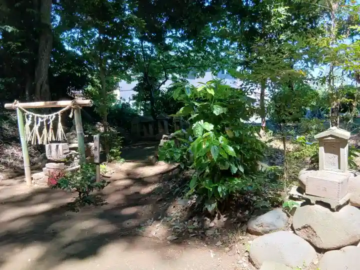 八幡社の{uncategorized: "未分類", other: "その他", undefined: "問題あり", building: "その他建物", grave: "お墓", sacred_gate: "鳥居", guardian: "狛犬", statue: "像", buddha: "仏像", history: "歴史", nature: "自然", garden: "庭園", animal: "動物", pagoda: "塔", temizu: "手水舎", mountain_gate: "山門・神門", sanctuary: "本殿・本堂", subordinate: "末社・摂社", art: "芸術", scenery: "景色", jizo: "地蔵", ema: "絵馬", goshuin: "御朱印", omikuji: "おみくじ", items: "授与品その他", amulet: "お守り", goshuincho: "御朱印帳", eats: "食事", festival: "お祭り", votive_dance: "神楽", shichigosan: "七五三参", wedding: "結婚式", experience: "体験その他", initially: "初詣", around: "周辺", anti_infection: "感染症対策"}