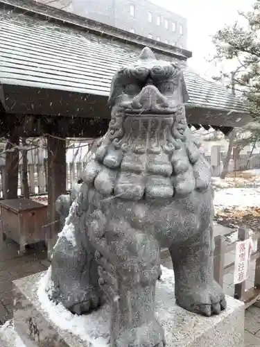 北海道神宮頓宮の狛犬