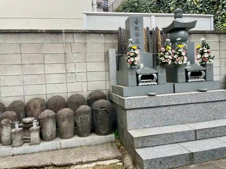 圓乘寺の{uncategorized: "未分類", other: "その他", undefined: "問題あり", building: "その他建物", grave: "お墓", sacred_gate: "鳥居", guardian: "狛犬", statue: "像", buddha: "仏像", history: "歴史", nature: "自然", garden: "庭園", animal: "動物", pagoda: "塔", temizu: "手水舎", mountain_gate: "山門・神門", sanctuary: "本殿・本堂", subordinate: "末社・摂社", art: "芸術", scenery: "景色", jizo: "地蔵", ema: "絵馬", goshuin: "御朱印", omikuji: "おみくじ", items: "授与品その他", amulet: "お守り", goshuincho: "御朱印帳", eats: "食事", festival: "お祭り", votive_dance: "神楽", shichigosan: "七五三参", wedding: "結婚式", experience: "体験その他", initially: "初詣", around: "周辺", anti_infection: "感染症対策"}