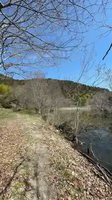 大嶋神社奥津嶋神社の{uncategorized: "未分類", other: "その他", undefined: "問題あり", building: "その他建物", grave: "お墓", sacred_gate: "鳥居", guardian: "狛犬", statue: "像", buddha: "仏像", history: "歴史", nature: "自然", garden: "庭園", animal: "動物", pagoda: "塔", temizu: "手水舎", mountain_gate: "山門・神門", sanctuary: "本殿・本堂", subordinate: "末社・摂社", art: "芸術", scenery: "景色", jizo: "地蔵", ema: "絵馬", goshuin: "御朱印", omikuji: "おみくじ", items: "授与品その他", amulet: "お守り", goshuincho: "御朱印帳", eats: "食事", festival: "お祭り", votive_dance: "神楽", shichigosan: "七五三参", wedding: "結婚式", experience: "体験その他", initially: "初詣", around: "周辺", anti_infection: "感染症対策"}