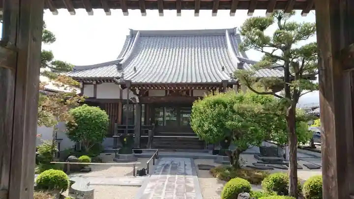 荘園寺の本殿・本堂