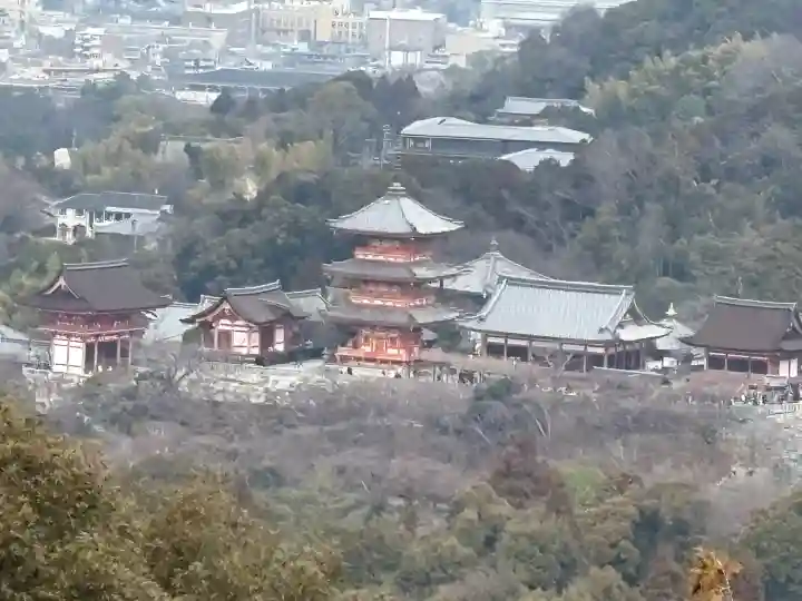 豊国廟(豊国神社飛地境内)の{uncategorized: "未分類", other: "その他", undefined: "問題あり", building: "その他建物", grave: "お墓", sacred_gate: "鳥居", guardian: "狛犬", statue: "像", buddha: "仏像", history: "歴史", nature: "自然", garden: "庭園", animal: "動物", pagoda: "塔", temizu: "手水舎", mountain_gate: "山門・神門", sanctuary: "本殿・本堂", subordinate: "末社・摂社", art: "芸術", scenery: "景色", jizo: "地蔵", ema: "絵馬", goshuin: "御朱印", omikuji: "おみくじ", items: "授与品その他", amulet: "お守り", goshuincho: "御朱印帳", eats: "食事", festival: "お祭り", votive_dance: "神楽", shichigosan: "七五三参", wedding: "結婚式", experience: "体験その他", initially: "初詣", around: "周辺", anti_infection: "感染症対策"}