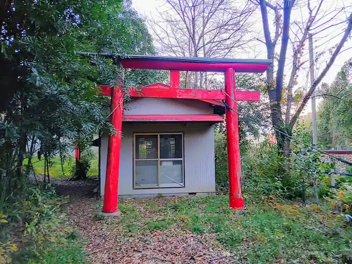 高木稲荷の鳥居