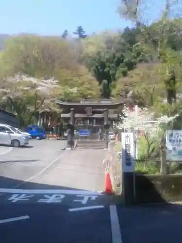 高尾山麓氷川神社の鳥居