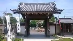 良観寺の山門