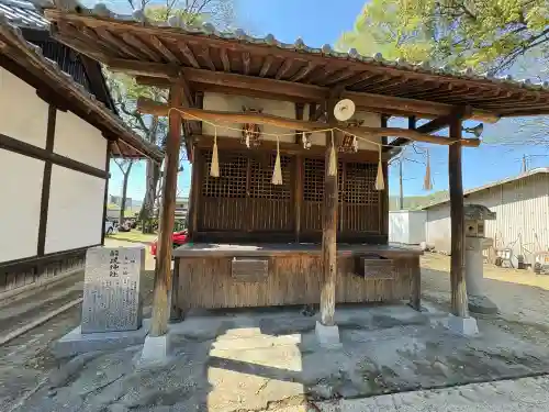 素盞嗚神社の{uncategorized: "未分類", other: "その他", undefined: "問題あり", building: "その他建物", grave: "お墓", sacred_gate: "鳥居", guardian: "狛犬", statue: "像", buddha: "仏像", history: "歴史", nature: "自然", garden: "庭園", animal: "動物", pagoda: "塔", temizu: "手水舎", mountain_gate: "山門・神門", sanctuary: "本殿・本堂", subordinate: "末社・摂社", art: "芸術", scenery: "景色", jizo: "地蔵", ema: "絵馬", goshuin: "御朱印", omikuji: "おみくじ", items: "授与品その他", amulet: "お守り", goshuincho: "御朱印帳", eats: "食事", festival: "お祭り", votive_dance: "神楽", shichigosan: "七五三参", wedding: "結婚式", experience: "体験その他", initially: "初詣", around: "周辺", anti_infection: "感染症対策"}