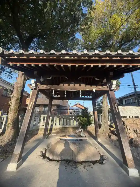 御井神社の{uncategorized: "未分類", other: "その他", undefined: "問題あり", building: "その他建物", grave: "お墓", sacred_gate: "鳥居", guardian: "狛犬", statue: "像", buddha: "仏像", history: "歴史", nature: "自然", garden: "庭園", animal: "動物", pagoda: "塔", temizu: "手水舎", mountain_gate: "山門・神門", sanctuary: "本殿・本堂", subordinate: "末社・摂社", art: "芸術", scenery: "景色", jizo: "地蔵", ema: "絵馬", goshuin: "御朱印", omikuji: "おみくじ", items: "授与品その他", amulet: "お守り", goshuincho: "御朱印帳", eats: "食事", festival: "お祭り", votive_dance: "神楽", shichigosan: "七五三参", wedding: "結婚式", experience: "体験その他", initially: "初詣", around: "周辺", anti_infection: "感染症対策"}