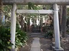 新橋鹽竃神社の鳥居