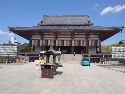 西新井大師総持寺の本殿・本堂