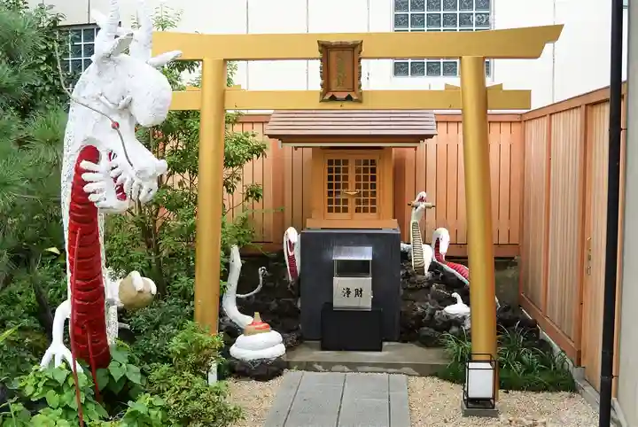 蛇窪神社の末社・摂社