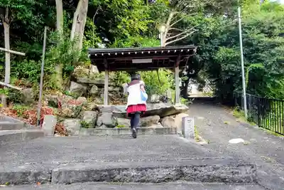 春日社(有脇春日社)の手水舎