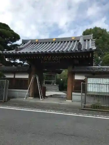 無量寺の山門