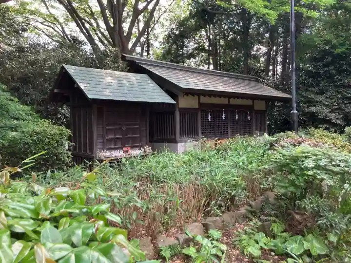 喜多見氷川神社の{uncategorized: "未分類", other: "その他", undefined: "問題あり", building: "その他建物", grave: "お墓", sacred_gate: "鳥居", guardian: "狛犬", statue: "像", buddha: "仏像", history: "歴史", nature: "自然", garden: "庭園", animal: "動物", pagoda: "塔", temizu: "手水舎", mountain_gate: "山門・神門", sanctuary: "本殿・本堂", subordinate: "末社・摂社", art: "芸術", scenery: "景色", jizo: "地蔵", ema: "絵馬", goshuin: "御朱印", omikuji: "おみくじ", items: "授与品その他", amulet: "お守り", goshuincho: "御朱印帳", eats: "食事", festival: "お祭り", votive_dance: "神楽", shichigosan: "七五三参", wedding: "結婚式", experience: "体験その他", initially: "初詣", around: "周辺", anti_infection: "感染症対策"}