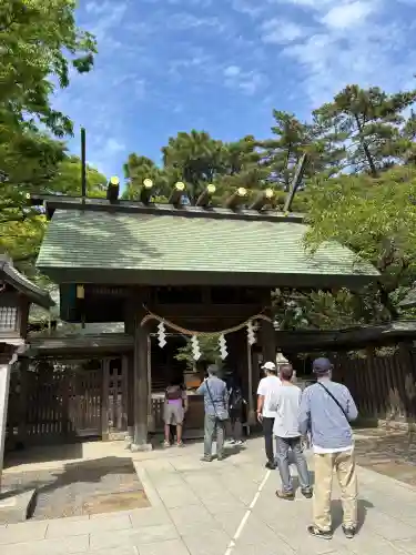 意富比神社の{uncategorized: "未分類", other: "その他", undefined: "問題あり", building: "その他建物", grave: "お墓", sacred_gate: "鳥居", guardian: "狛犬", statue: "像", buddha: "仏像", history: "歴史", nature: "自然", garden: "庭園", animal: "動物", pagoda: "塔", temizu: "手水舎", mountain_gate: "山門・神門", sanctuary: "本殿・本堂", subordinate: "末社・摂社", art: "芸術", scenery: "景色", jizo: "地蔵", ema: "絵馬", goshuin: "御朱印", omikuji: "おみくじ", items: "授与品その他", amulet: "お守り", goshuincho: "御朱印帳", eats: "食事", festival: "お祭り", votive_dance: "神楽", shichigosan: "七五三参", wedding: "結婚式", experience: "体験その他", initially: "初詣", around: "周辺", anti_infection: "感染症対策"}