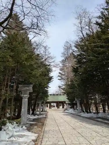 帯廣神社の山門・神門