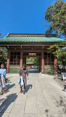 高徳院の山門・神門