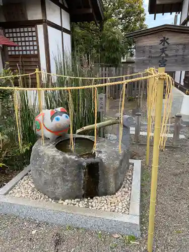 阿豆佐味天神社 立川水天宮の手水舎