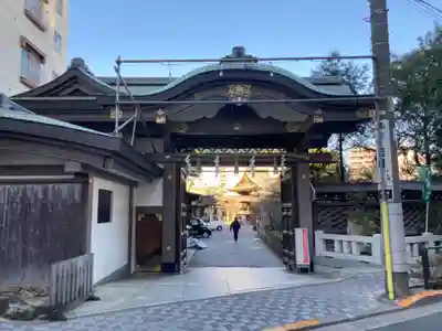 湯島天満宮の山門・神門