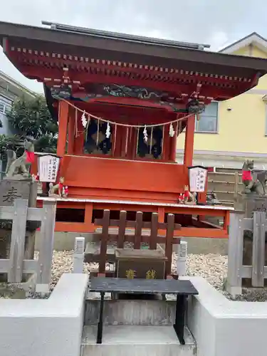 神鳥前川神社の末社