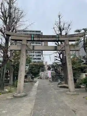 河原町稲荷神社の{uncategorized: "未分類", other: "その他", undefined: "問題あり", building: "その他建物", grave: "お墓", sacred_gate: "鳥居", guardian: "狛犬", statue: "像", buddha: "仏像", history: "歴史", nature: "自然", garden: "庭園", animal: "動物", pagoda: "塔", temizu: "手水舎", mountain_gate: "山門・神門", sanctuary: "本殿・本堂", subordinate: "末社・摂社", art: "芸術", scenery: "景色", jizo: "地蔵", ema: "絵馬", goshuin: "御朱印", omikuji: "おみくじ", items: "授与品その他", amulet: "お守り", goshuincho: "御朱印帳", eats: "食事", festival: "お祭り", votive_dance: "神楽", shichigosan: "七五三参", wedding: "結婚式", experience: "体験その他", initially: "初詣", around: "周辺", anti_infection: "感染症対策"}