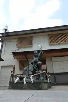 布施戎神社の像