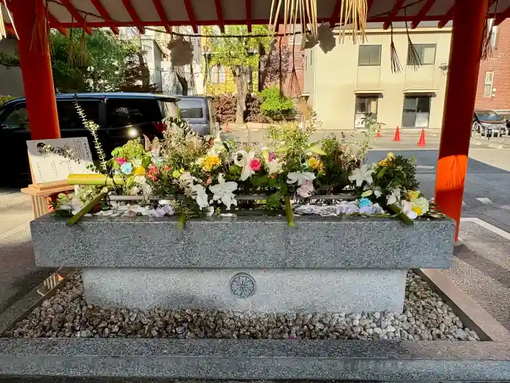 生田神社の{uncategorized: "未分類", other: "その他", undefined: "問題あり", building: "その他建物", grave: "お墓", sacred_gate: "鳥居", guardian: "狛犬", statue: "像", buddha: "仏像", history: "歴史", nature: "自然", garden: "庭園", animal: "動物", pagoda: "塔", temizu: "手水舎", mountain_gate: "山門・神門", sanctuary: "本殿・本堂", subordinate: "末社・摂社", art: "芸術", scenery: "景色", jizo: "地蔵", ema: "絵馬", goshuin: "御朱印", omikuji: "おみくじ", items: "授与品その他", amulet: "お守り", goshuincho: "御朱印帳", eats: "食事", festival: "お祭り", votive_dance: "神楽", shichigosan: "七五三参", wedding: "結婚式", experience: "体験その他", initially: "初詣", around: "周辺", anti_infection: "感染症対策"}