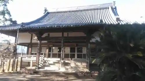 願成就寺の本殿・本堂